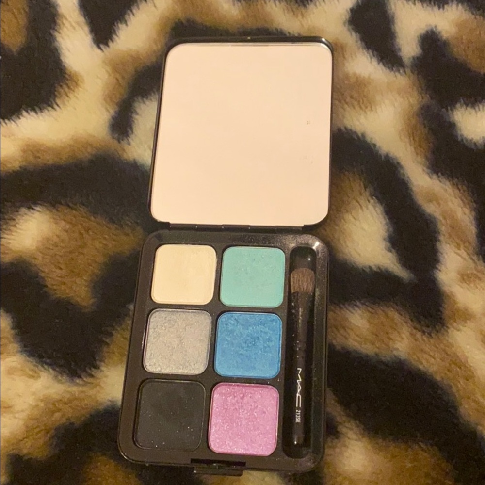 Mac eyeshadow palette